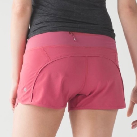 lululemon athletica Pants - LULULEMON Athletica Run Times Short in Fireside Red Size 6